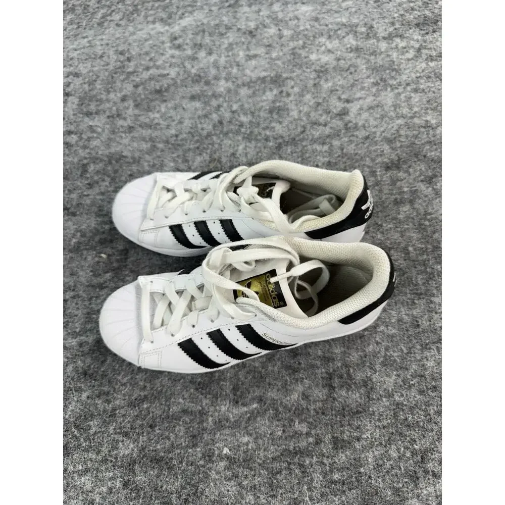 Adidas Superstar Shoes Big Kids Youth Size 4 White Black Low Top Sneakers N187